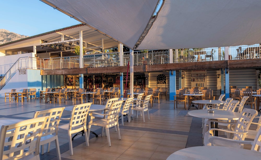 Armas Beach - All Inclusive — Pool in Kemer
