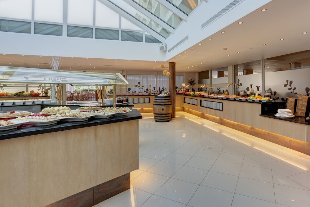 Grupotel Gran Vista & SPA — Restaurant & bars in Can Picafort, Balearic Islands