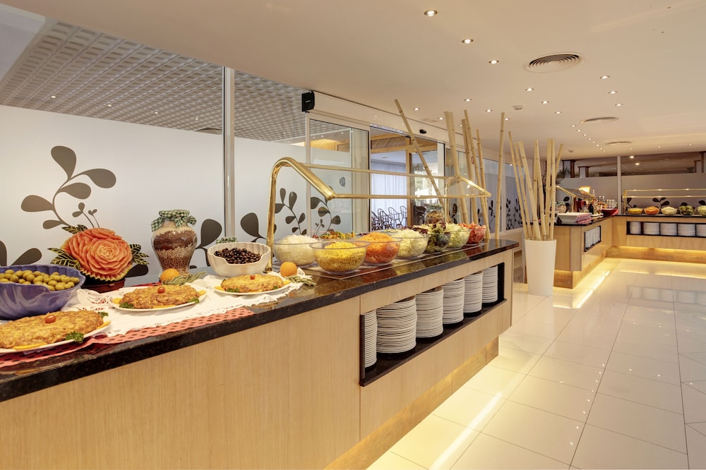 Grupotel Gran Vista & SPA — Restaurant & bars in Can Picafort, Balearic Islands