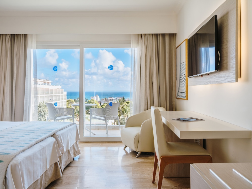 Grupotel Gran Vista & SPA — Hotel rooms in Can Picafort, Balearic Islands