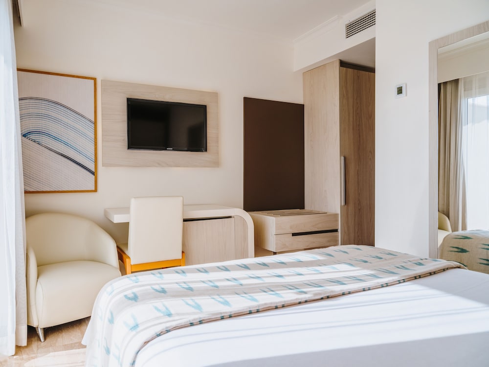 Grupotel Gran Vista & SPA — Hotel rooms in Can Picafort, Balearic Islands