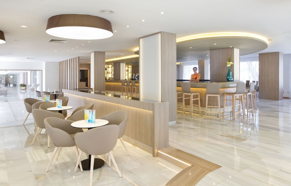 Grupotel Gran Vista & SPA — Restaurant & bars in Can Picafort, Balearic Islands