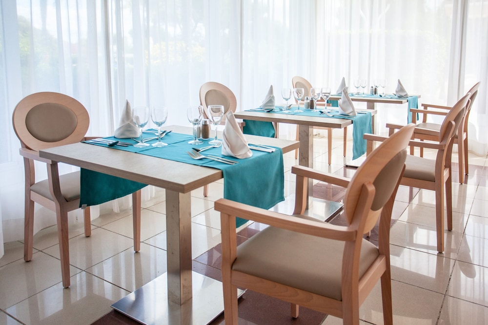 Grupotel Gran Vista & SPA — Restaurant & bars in Can Picafort, Balearic Islands
