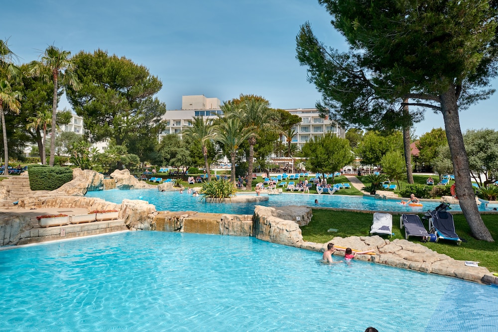 Grupotel Gran Vista & SPA — Swimming pool in Can Picafort, Balearic Islands
