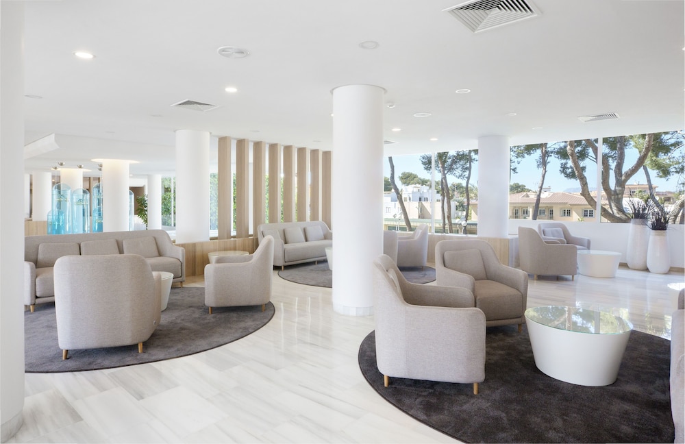 Grupotel Gran Vista & SPA — Hotel building in Can Picafort, Balearic Islands