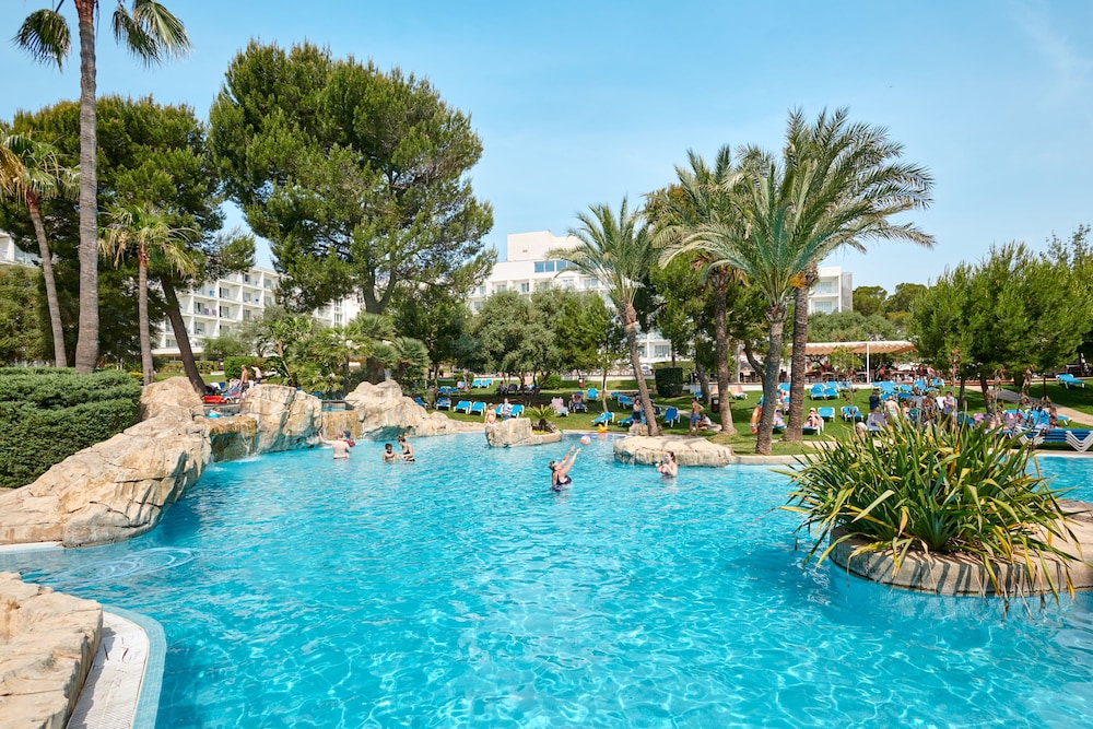 Grupotel Gran Vista & SPA — Swimming pool in Can Picafort, Balearic Islands