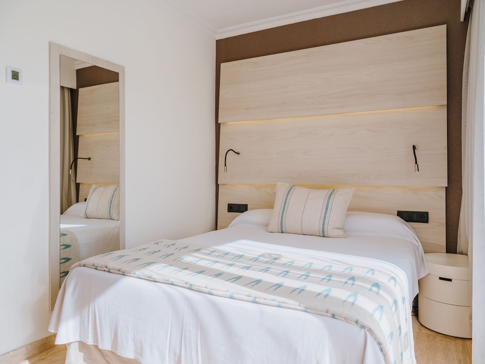 Grupotel Gran Vista & SPA — Hotel rooms in Can Picafort, Balearic Islands