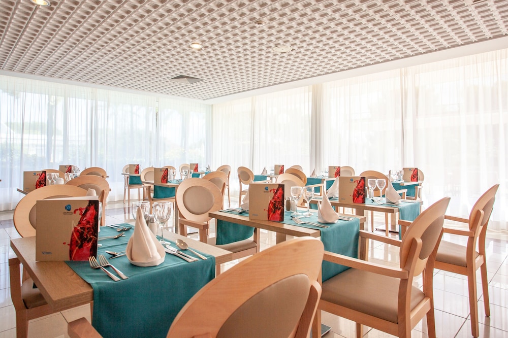 Grupotel Gran Vista & SPA — Restaurant & bars in Can Picafort, Balearic Islands