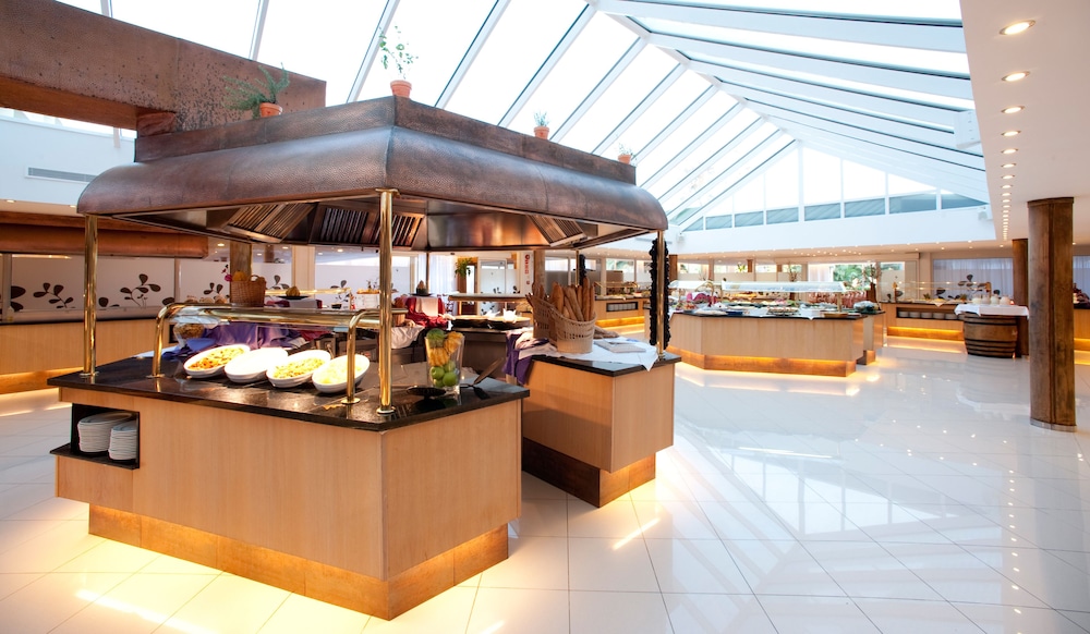 Grupotel Gran Vista & SPA — Restaurant & bars in Can Picafort, Balearic Islands