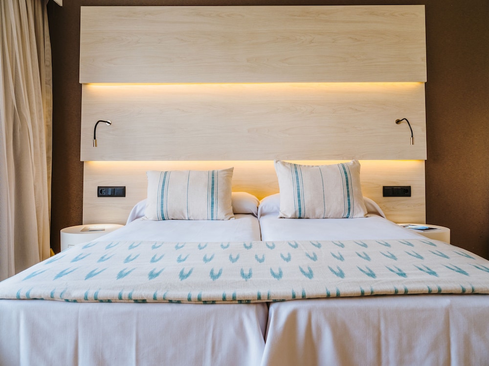 Grupotel Gran Vista & SPA — Hotel rooms in Can Picafort, Balearic Islands
