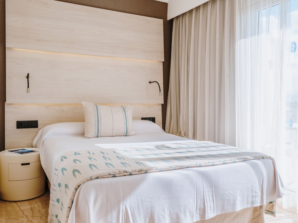 Grupotel Gran Vista & SPA — Hotel rooms in Can Picafort, Balearic Islands