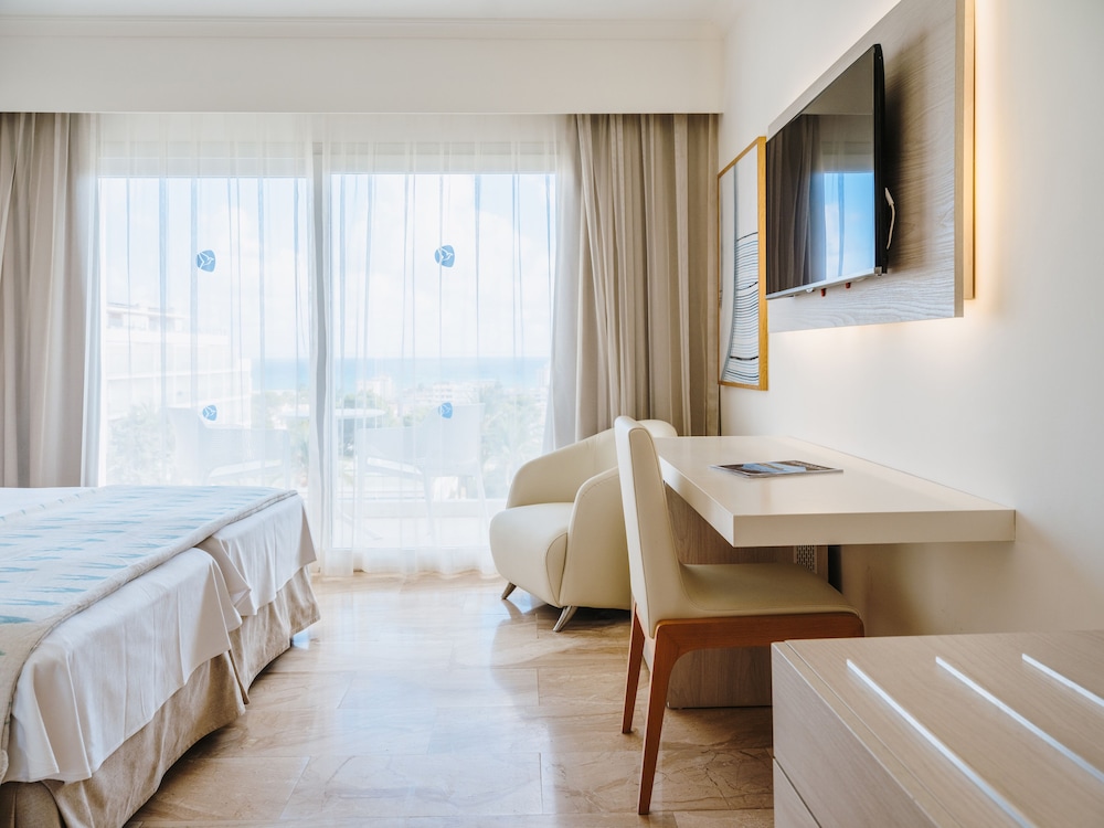 Grupotel Gran Vista & SPA — Hotel rooms in Can Picafort, Balearic Islands