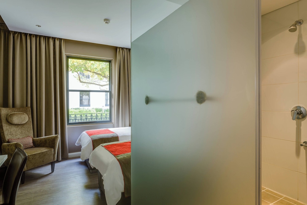 Protea Hotel by Marriott Cape Town Waterfront Breakwater Lodge — Hotel rooms in Cape Town, Western Cape