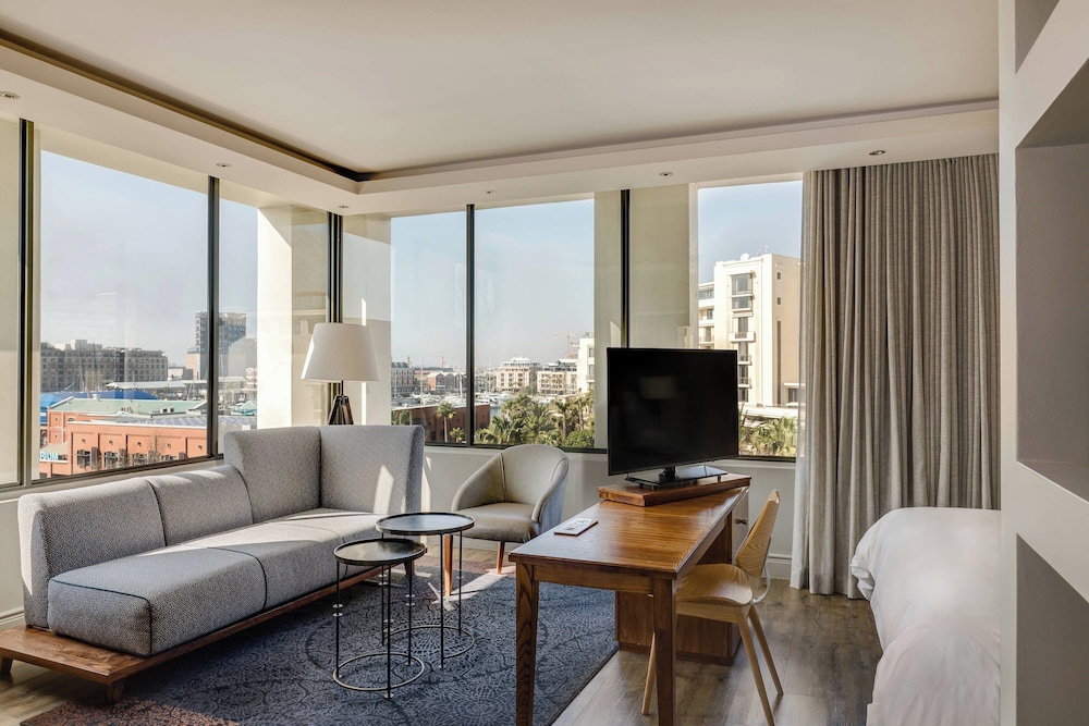 Protea Hotel by Marriott Cape Town Waterfront Breakwater Lodge — Main photo in Cape Town, Western Cape
