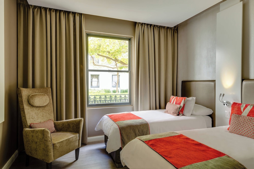 Protea Hotel by Marriott Cape Town Waterfront Breakwater Lodge — Hotel rooms in Cape Town, Western Cape