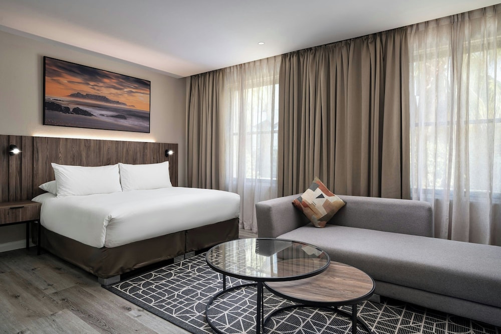 Protea Hotel by Marriott Cape Town Waterfront Breakwater Lodge — Hotel rooms in Cape Town, Western Cape
