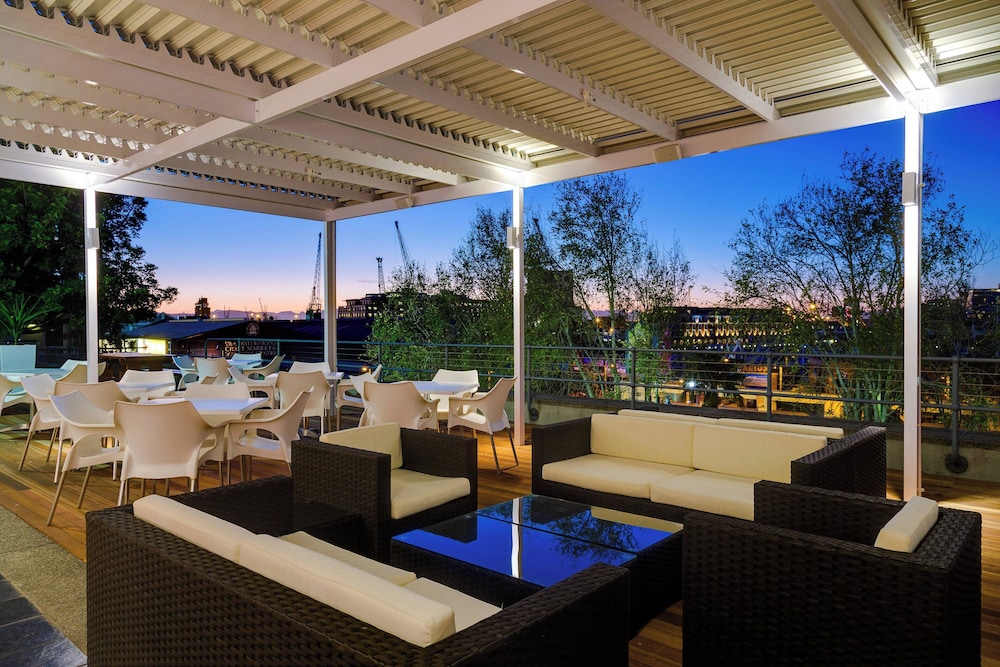 Protea Hotel by Marriott Cape Town Waterfront Breakwater Lodge — Restaurant & bars in Cape Town, Western Cape