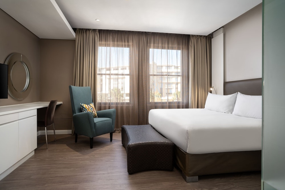 Protea Hotel by Marriott Cape Town Waterfront Breakwater Lodge — Hotel rooms in Cape Town, Western Cape