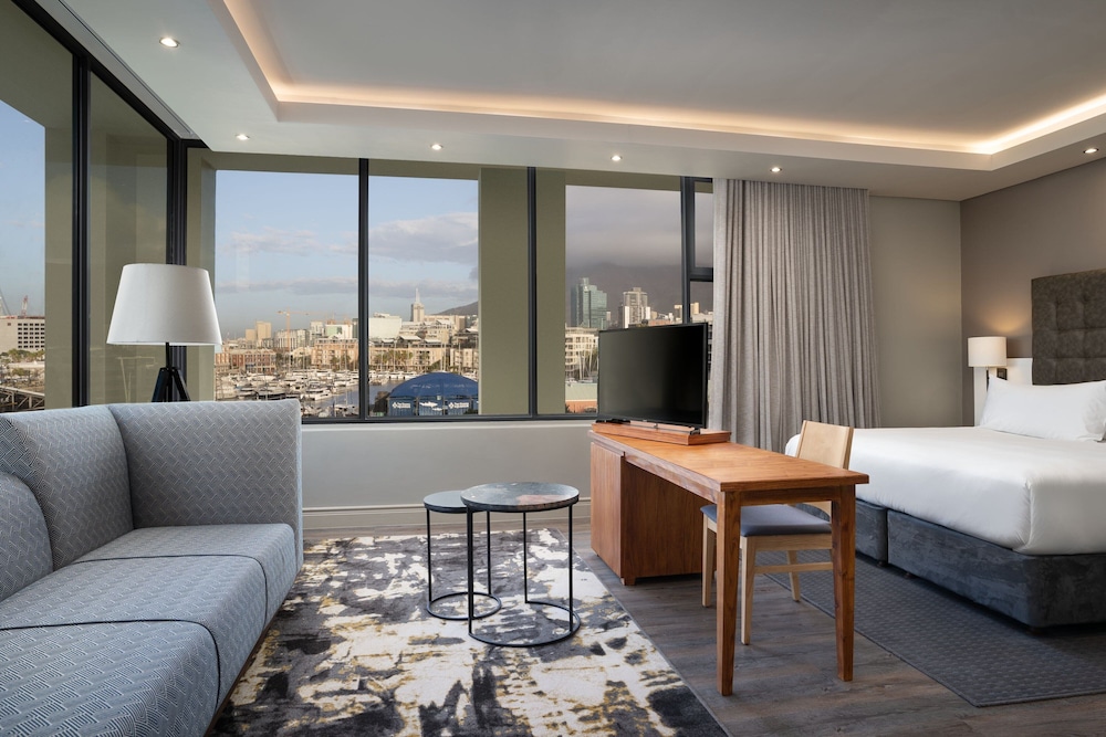 Protea Hotel by Marriott Cape Town Waterfront Breakwater Lodge — Hotel rooms in Cape Town, Western Cape