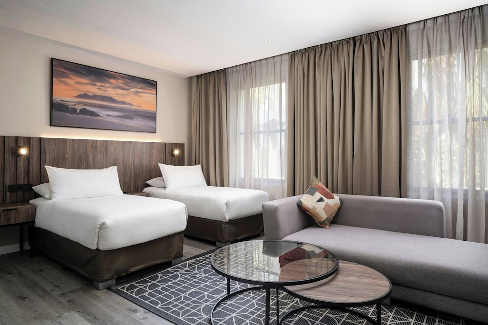 Protea Hotel by Marriott Cape Town Waterfront Breakwater Lodge — Hotel rooms in Cape Town, Western Cape