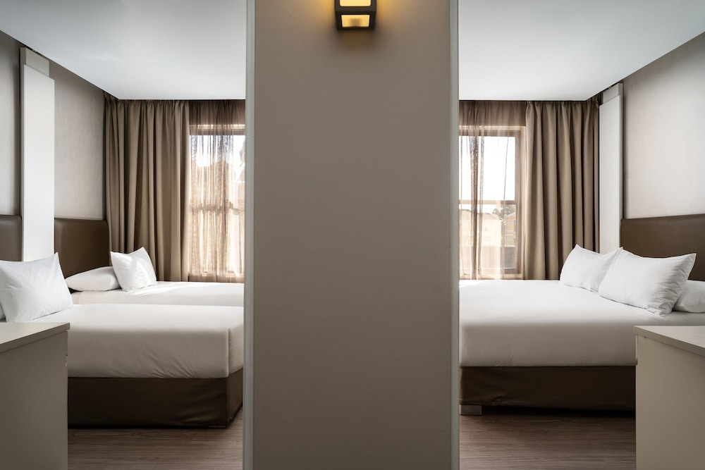Protea Hotel by Marriott Cape Town Waterfront Breakwater Lodge — Hotel rooms in Cape Town, Western Cape
