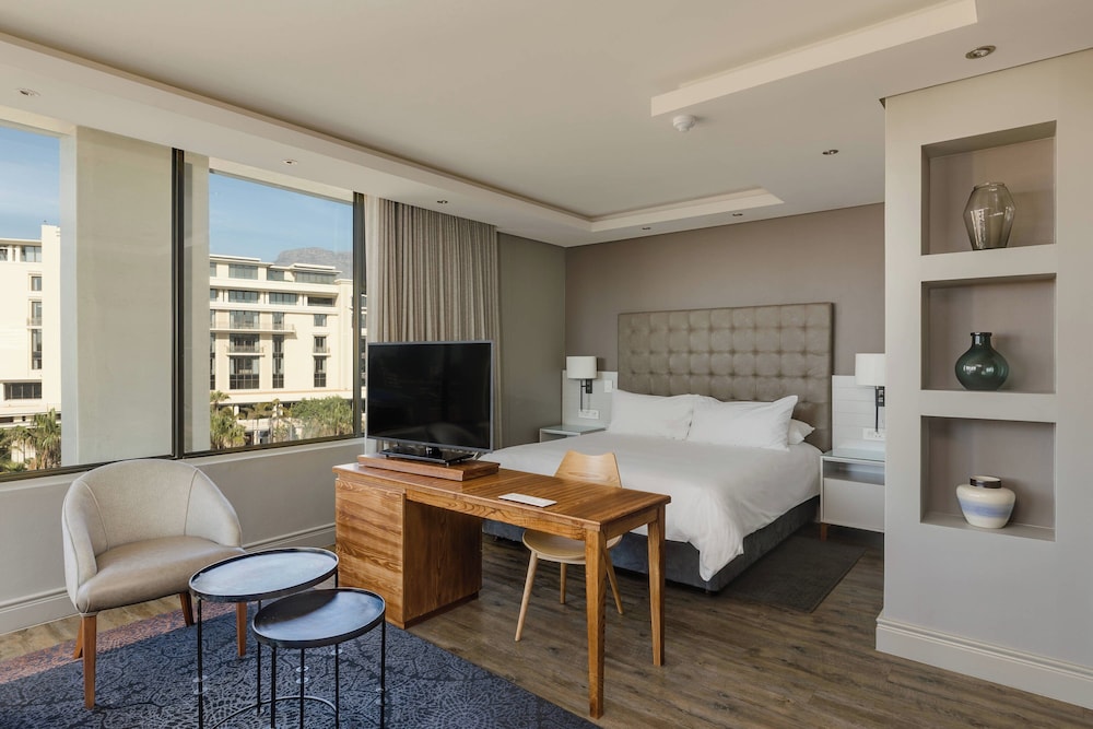 Protea Hotel by Marriott Cape Town Waterfront Breakwater Lodge — Hotel rooms in Cape Town, Western Cape