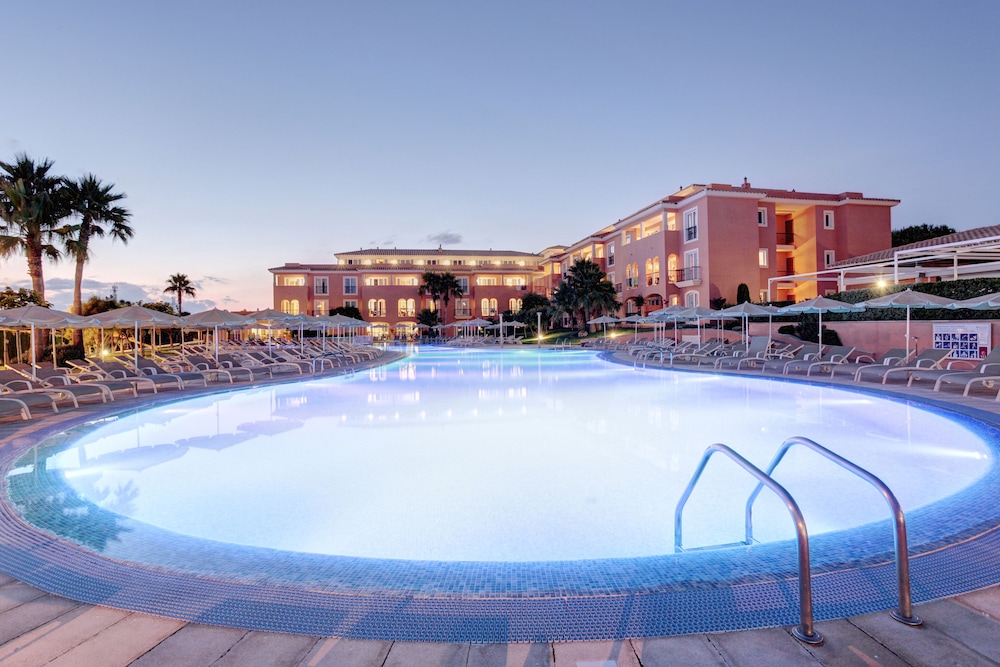 Grupotel Macarella Suites & Spa — Swimming pool in Cala'n Bosch, Balearic Islands