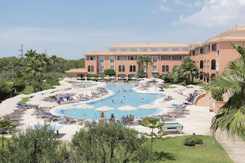 Grupotel Macarella Suites & Spa — Main photo in Cala'n Bosch, Balearic Islands
