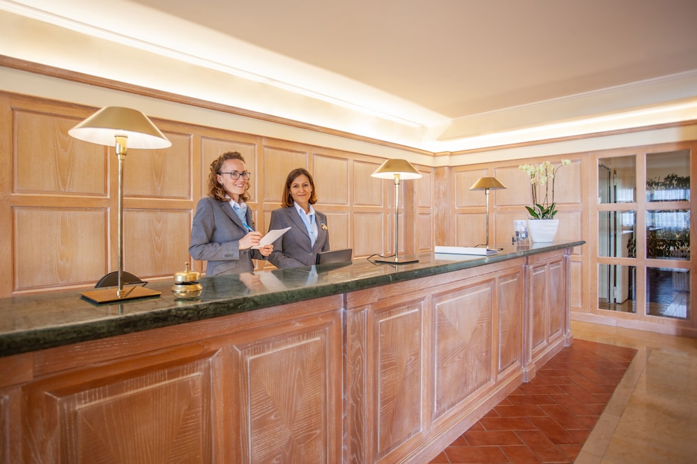 Grupotel Macarella Suites & Spa — Hotel building in Cala'n Bosch, Balearic Islands