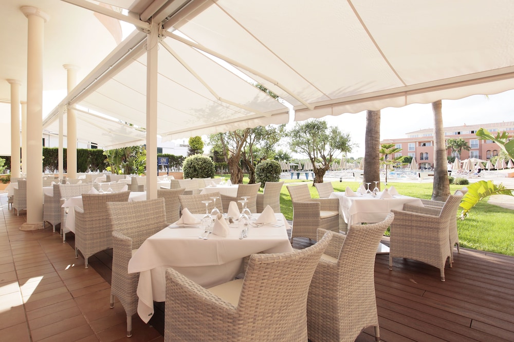 Grupotel Macarella Suites & Spa — Restaurant & bars in Cala'n Bosch, Balearic Islands
