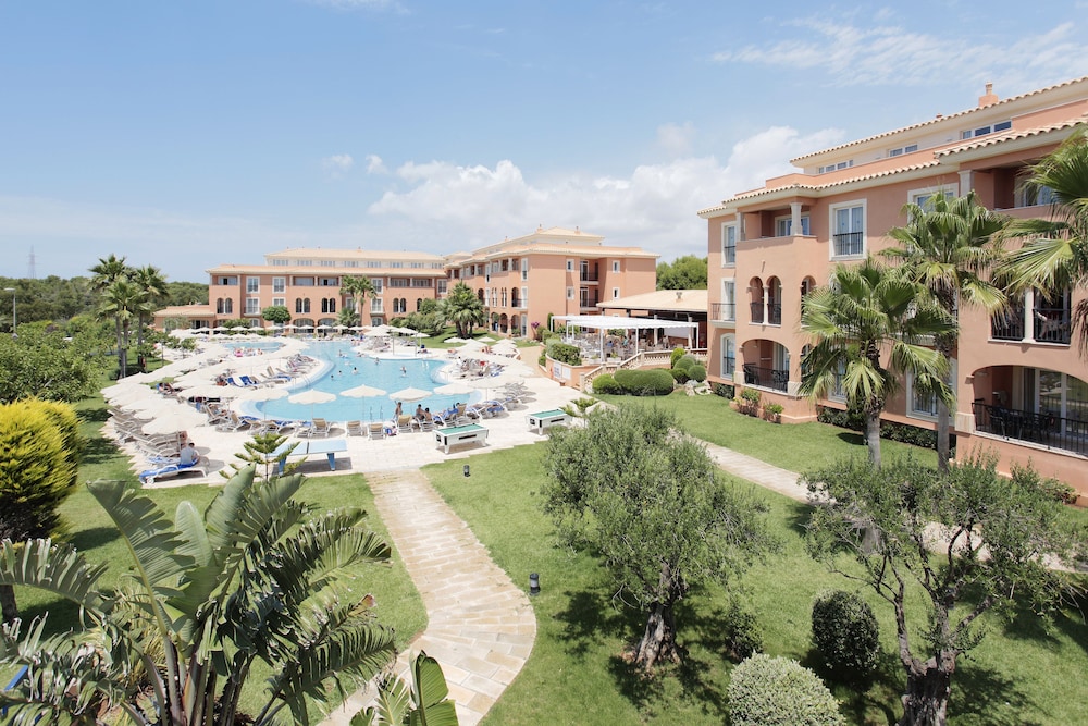 Grupotel Macarella Suites & Spa — Swimming pool in Cala'n Bosch, Balearic Islands
