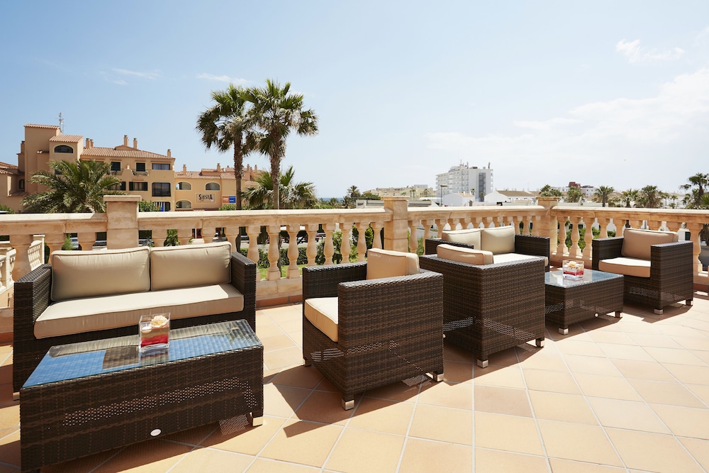 Grupotel Macarella Suites & Spa — Hotel building in Cala'n Bosch, Balearic Islands