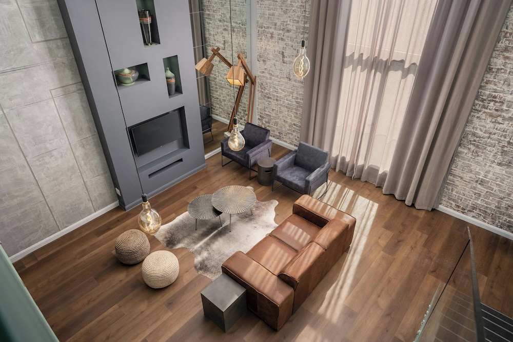 Protea Hotel Fire & Ice by Marriott Cape Town — Hotel rooms in Cape Town, Western Cape