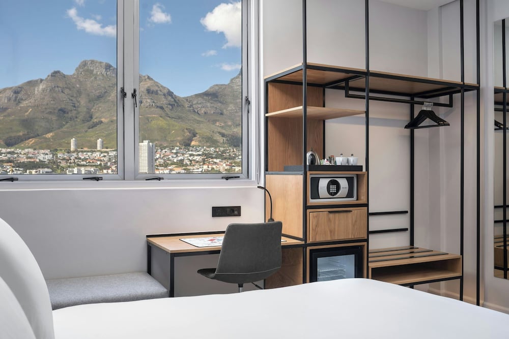 Protea Hotel Fire & Ice by Marriott Cape Town — Hotel rooms in Cape Town, Western Cape