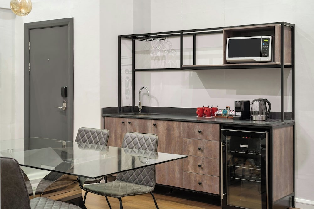 Protea Hotel Fire & Ice by Marriott Cape Town — Hotel rooms in Cape Town, Western Cape