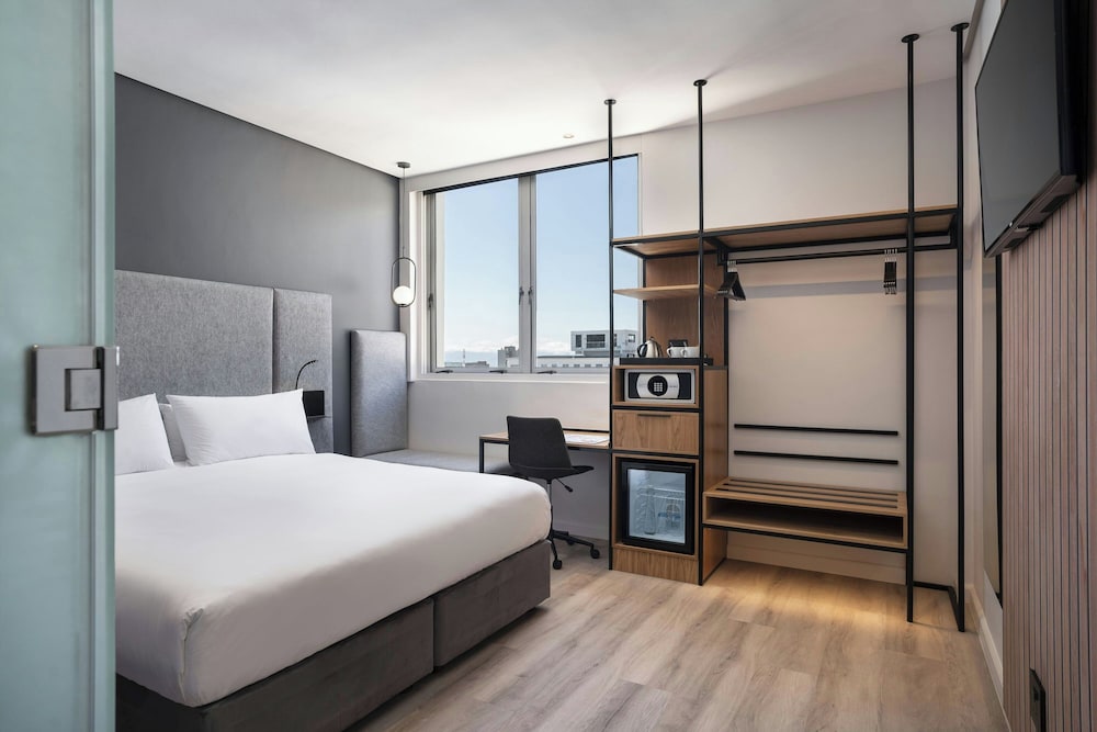 Protea Hotel Fire & Ice by Marriott Cape Town — Hotel rooms in Cape Town, Western Cape