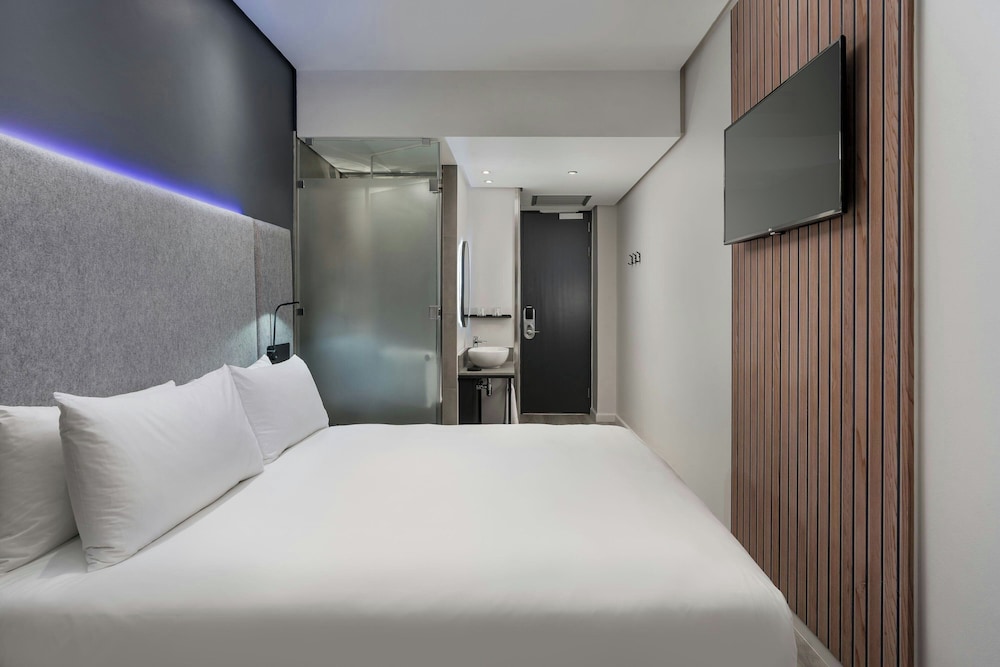 Protea Hotel Fire & Ice by Marriott Cape Town — Hotel rooms in Cape Town, Western Cape