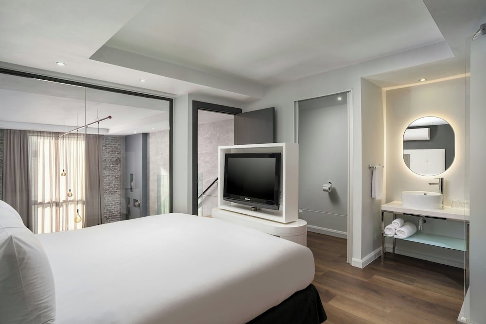 Protea Hotel Fire & Ice by Marriott Cape Town — Hotel rooms in Cape Town, Western Cape