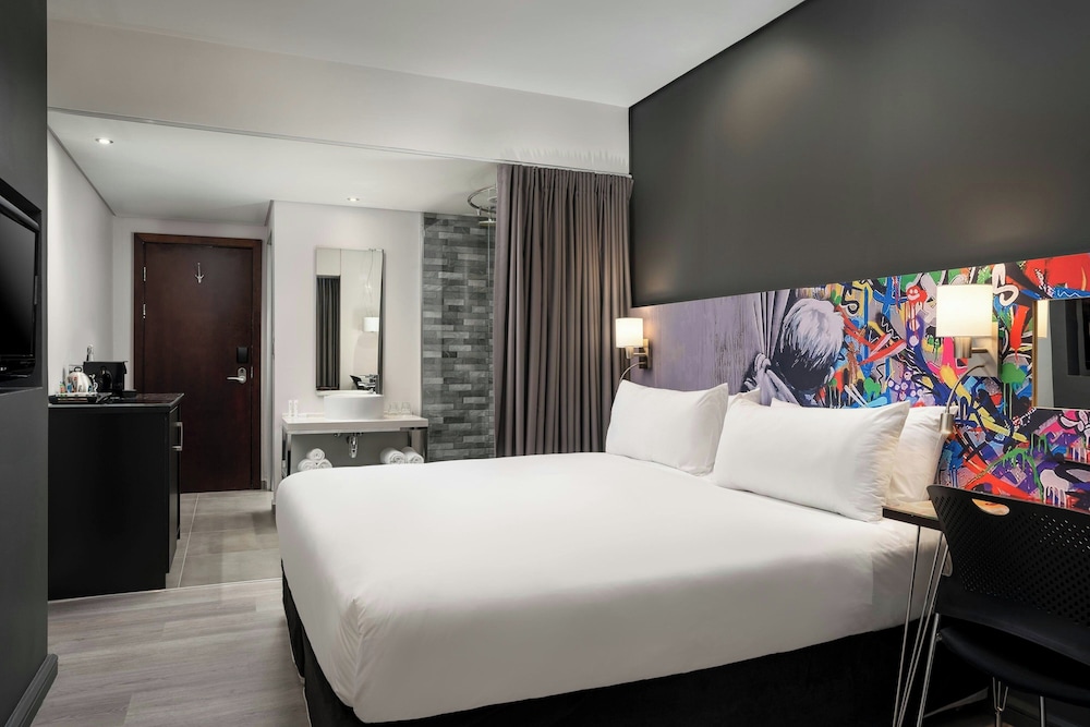 Protea Hotel Fire & Ice by Marriott Cape Town — Hotel rooms in Cape Town, Western Cape