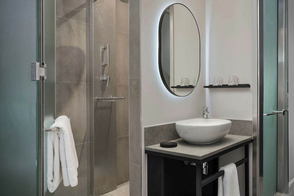 Protea Hotel Fire & Ice by Marriott Cape Town — Hotel rooms in Cape Town, Western Cape