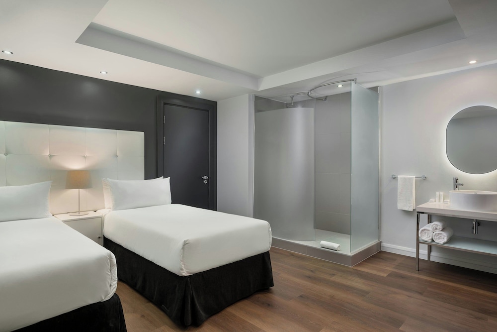 Protea Hotel Fire & Ice by Marriott Cape Town — Hotel rooms in Cape Town, Western Cape