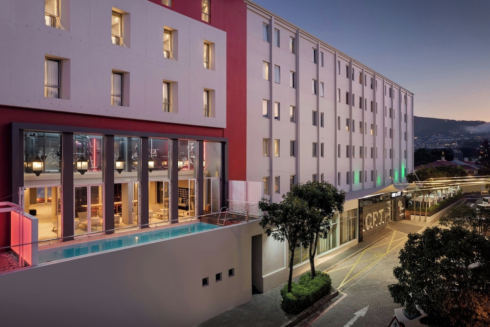 Protea Hotel Fire & Ice by Marriott Cape Town — Hotel building in Cape Town, Western Cape