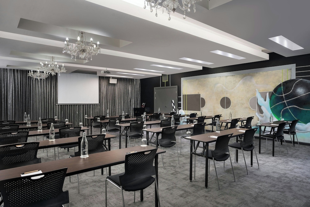 Protea Hotel Fire & Ice by Marriott Cape Town — Restaurant & bars in Cape Town, Western Cape