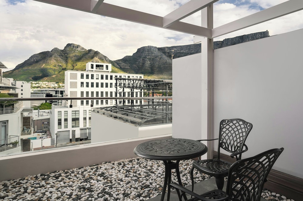 Protea Hotel Fire & Ice by Marriott Cape Town — Attractions in the area in Cape Town, Western Cape