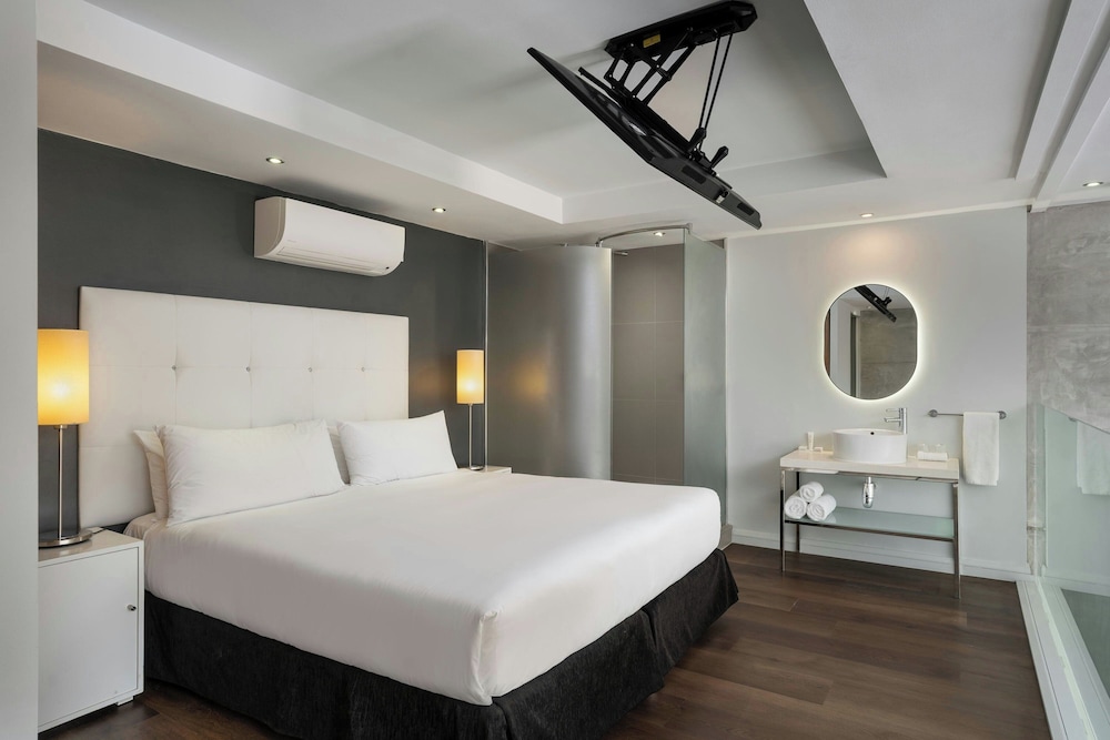 Protea Hotel Fire & Ice by Marriott Cape Town — Hotel rooms in Cape Town, Western Cape