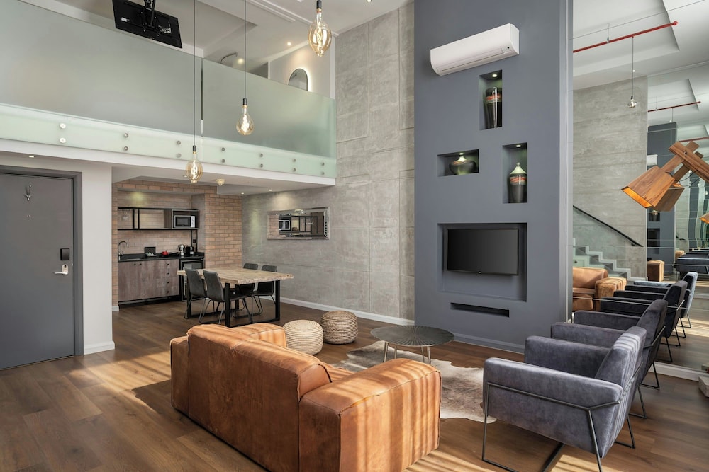 Protea Hotel Fire & Ice by Marriott Cape Town — Hotel rooms in Cape Town, Western Cape