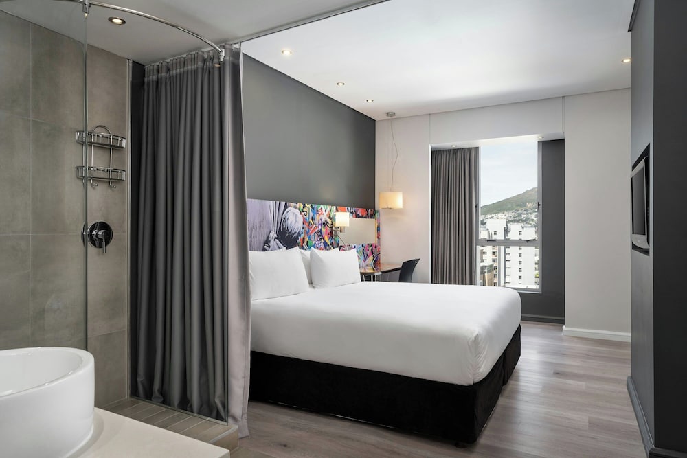 Protea Hotel Fire & Ice by Marriott Cape Town — Hotel rooms in Cape Town, Western Cape