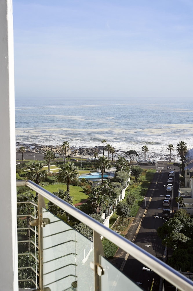 President Hotel — Beach in Cape Town, Western Cape
