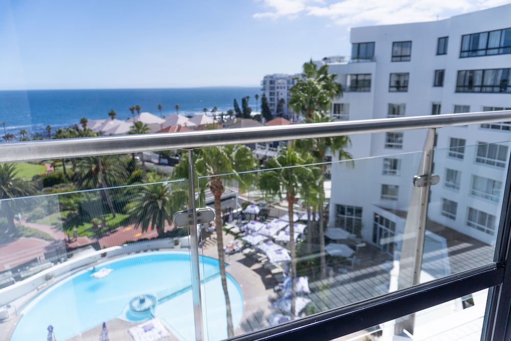 President Hotel — Swimming pool in Cape Town, Western Cape