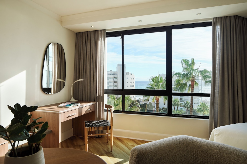 President Hotel — Hotel rooms in Cape Town, Western Cape